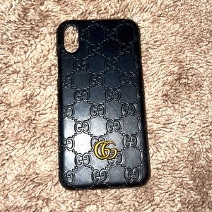 i am selling a black iphone x gucci phone case